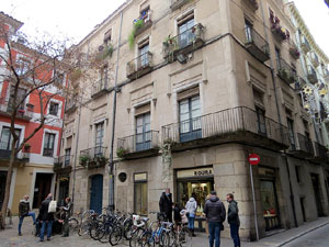 La pla&ccedil;a de l'Oli