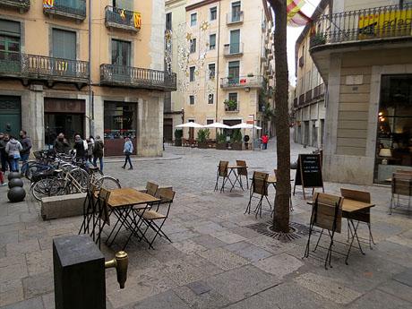 La pla&ccedil;a de l'Oli