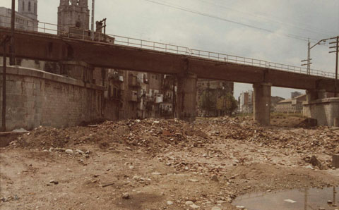 Construcci&oacute; del pont de formig&oacute;. 1965-1975