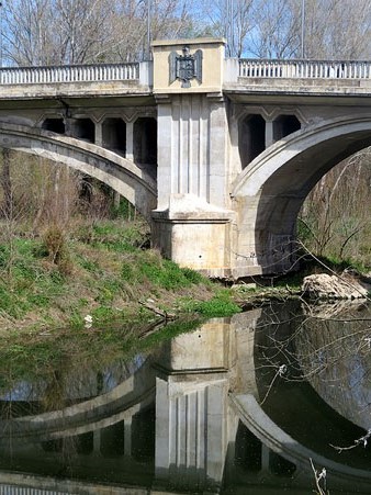 El pont de l'Aigua abans de l'eliminaci&oacute; del escuts franquistes