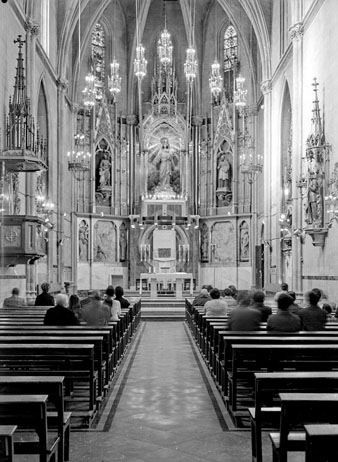 Esgl&eacute;sia dels Salesians, al barri de Pont Major. 1970