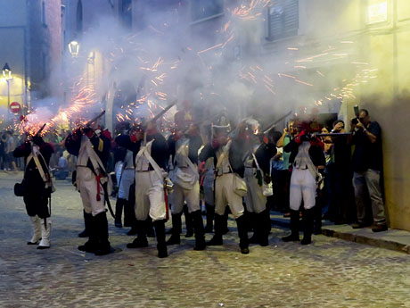 VII Festa Reviu els Setges Napole&ograve;nics de Girona. Escena 5. La Pla&ccedil;a dels Ap&ograve;stols