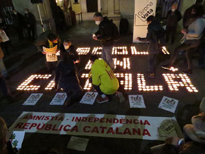 Concentraci&oacute; 'Escola en catal&agrave;' a la pla&ccedil;a del Vi
