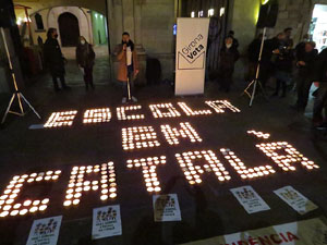 Concentraci&oacute; 'Escola en catal&agrave;' a la pla&ccedil;a del Vi