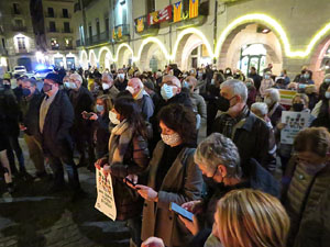 Concentraci&oacute; 'Escola en catal&agrave;' a la pla&ccedil;a del Vi