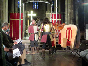 Representaci&oacute; de la Consueta de Sant Jordi cavaller a la nau g&ograve;tica de la Catedral
