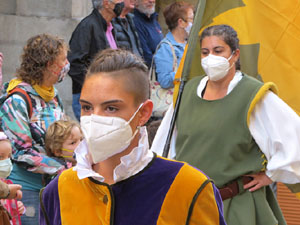Fires de Sant Narc&iacute;s 2021. Toc de rams. Cerim&ograve;nia del canvi de rams de les gegantes
