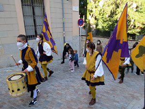 Fires de Sant Narc&iacute;s 2021. Toc de rams. Cerim&ograve;nia del canvi de rams de les gegantes