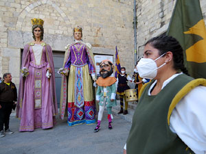 Fires de Sant Narc&iacute;s 2021. Toc de rams. Cerim&ograve;nia del canvi de rams de les gegantes