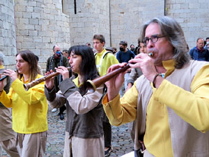 Fires de Sant Narc&iacute;s 2021. Passejada amb els capgrossos pels carrers del Barri Vell