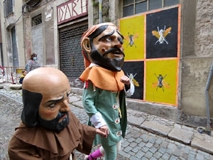 Fires de Sant Narc&iacute;s 2021. Passejada amb els capgrossos pels carrers del Barri Vell