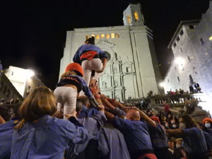 Fires de Sant Narc&iacute;s 2021. Pilar a les escales de la Catedral
