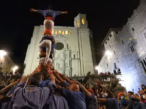 Fires de Sant Narc&iacute;s 2021. Pilar a les escales de la Catedral