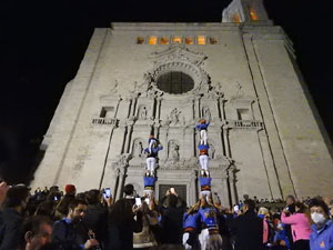 Fires de Sant Narc&iacute;s 2021. Pilar a les escales de la Catedral