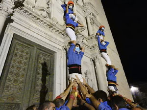 Fires de Sant Narc&iacute;s 2021. Pilar a les escales de la Catedral