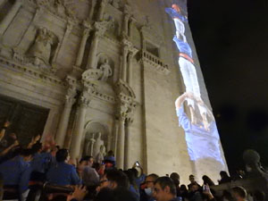 Fires de Sant Narc&iacute;s 2021. Pilar a les escales de la Catedral