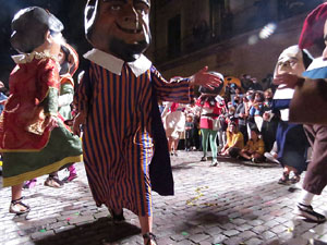 Fires de Sant Narc&iacute;s 2021. Ball de l'&agrave;liga, capgrossos i gegants