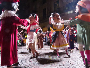 Fires de Sant Narc&iacute;s 2021. Ball de l'&agrave;liga, capgrossos i gegants