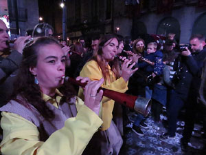 Fires de Sant Narc&iacute;s 2021. Ball de l'&agrave;liga, capgrossos i gegants