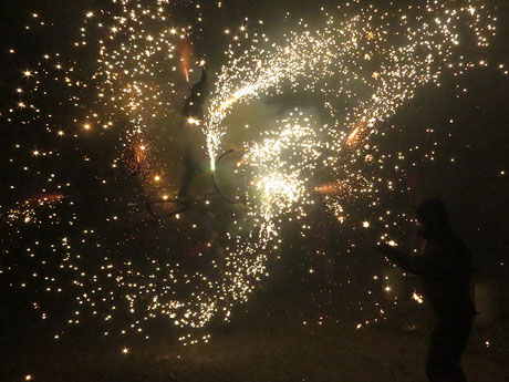 Fires de Sant Narc&iacute;s 2021. Espectacle pirot&egrave;cnic amb els Trons de l'Onyar