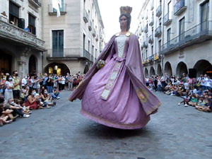 Arribada de la Flama del Canig&oacute; 2021 a la pla&ccedil;a del Vi