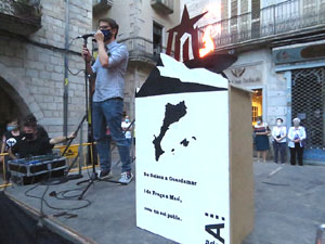 Arribada de la Flama del Canig&oacute; 2021 a la pla&ccedil;a del Vi