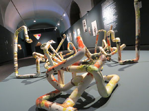 Exposicions i instal&middot;lacions a la planta baixa de la Casa de Cultura