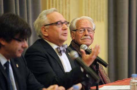 Josep Tarr&eacute;s durant la presentaci&oacute; de 'El pessebre g&ograve;tic de Girona'. 2013
