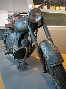 El model econ&ograve;mic aut&agrave;rquic va propiciar la ind&uacute;stria aut&ograve;ctona. Moto Narcla fabricada a Girona
