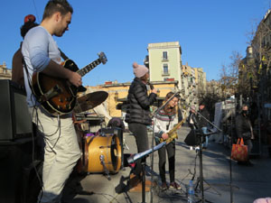 Nadal 2021. Girona Christmas Swing. Actuaci&oacute; de Counting Off