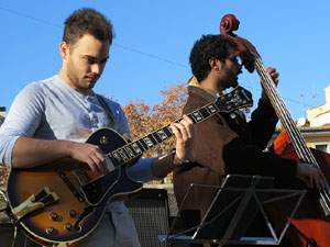 Nadal 2021. Girona Christmas Swing. Actuaci&oacute; de Counting Off