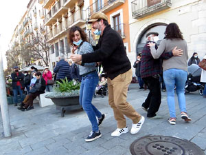 Nadal 2021. Girona Christmas Swing. Actuaci&oacute; de Counting Off