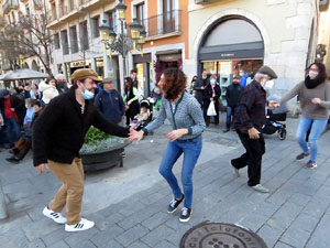 Nadal 2021. Girona Christmas Swing. Actuaci&oacute; de Counting Off