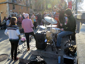 Nadal 2021. Girona Christmas Swing. Actuaci&oacute; de Counting Off
