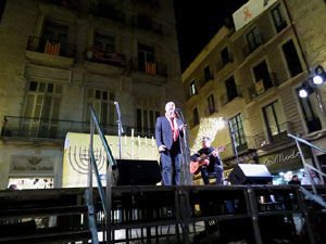 Nadal 2021. Encesa de les llums de Hanukk&agrave; a la pla&ccedil;a del Vi