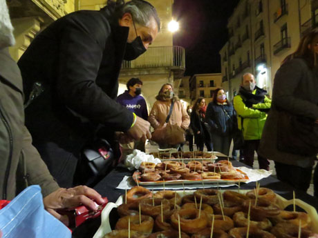 Nadal 2021 a Girona. Encesa dels llums de Hanukk&agrave; a la pla&ccedil;a del Vi