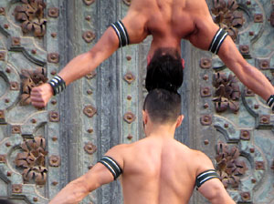 Nadal 2021. R&egrave;cord Guiness de pujada d'escales de Giang Brothers