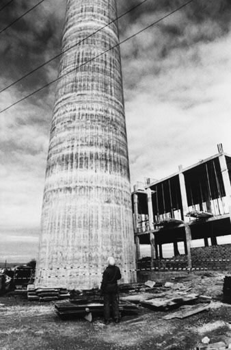 Construcci&oacute; de la Torre de comunicacions. 1990-1991
