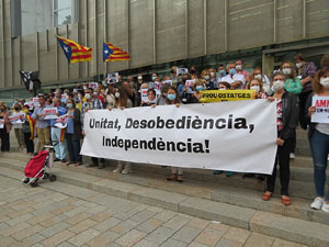 Concentraci&oacute; de protesta per la detenci&oacute; de Carles Puigdemont a l'Alguer