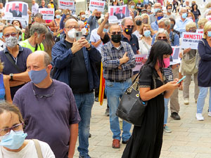Concentraci&oacute; de protesta per la detenci&oacute; de Carles Puigdemont a l'Alguer