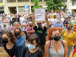 Concentraci&oacute; de protesta per la detenci&oacute; de Carles Puigdemont a l'Alguer