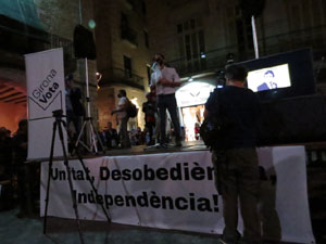 Concentraci&oacute; de protesta per la detenci&oacute; de Carles Puigdemont a l'Alguer