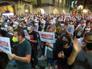 Concentraci&oacute; de protesta per la detenci&oacute; de Carles Puigdemont a l'Alguer