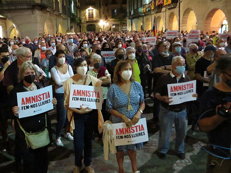 Concentraci&oacute; de protesta per la detenci&oacute; de Carles Puigdemont a l'Alguer
