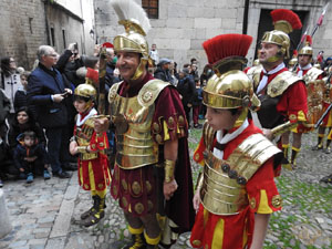 Setmana Santa 2022 a Girona. Sortida dels Manaies per lliurar el Pen&oacute;