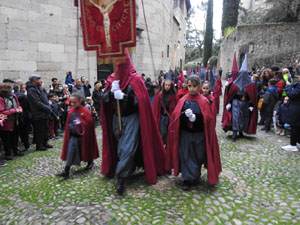 Setmana Santa 2022 a Girona. Sortida dels Manaies per lliurar el Pen&oacute;