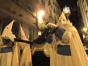 Setmana Santa 2022 a Girona. Divendres Sant. La process&oacute; del Sant Enterrament
