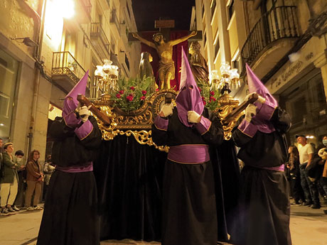 Setmana Santa 2022 a Girona. Divendres Sant. La process&oacute; del Sant Enterrament