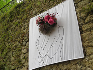 Temps de Flors 2021. Carrer de Ferran el Cat&ograve;lic