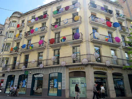 Temps de Flors 2021. Edifici a la Gran Via Jaume I